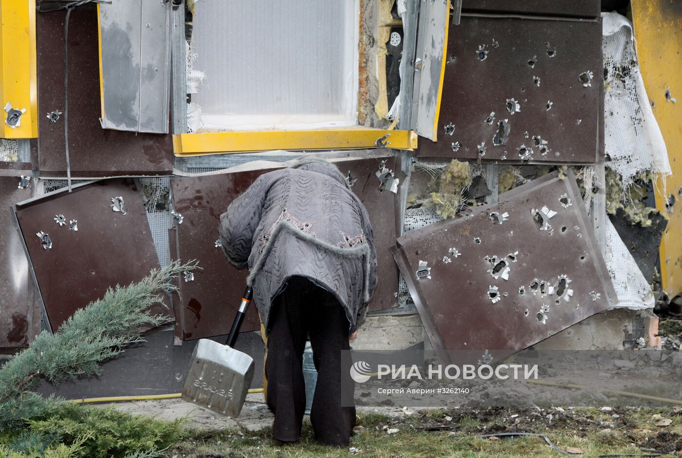 Последствия обстрела в Донецкой области