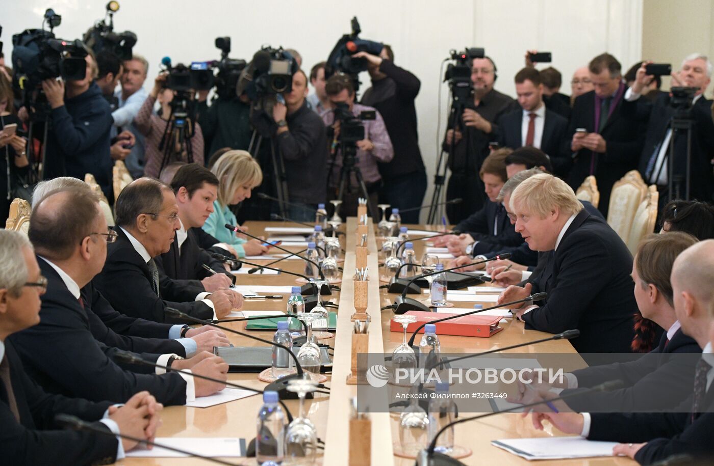 Встреча глав МИД РФ и Великобритании С. Лаврова и Б. Джонсона