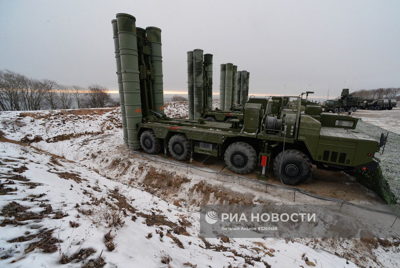 Дивизион ЗРК С-400 заступил на боевое дежурство в районе Владивостока