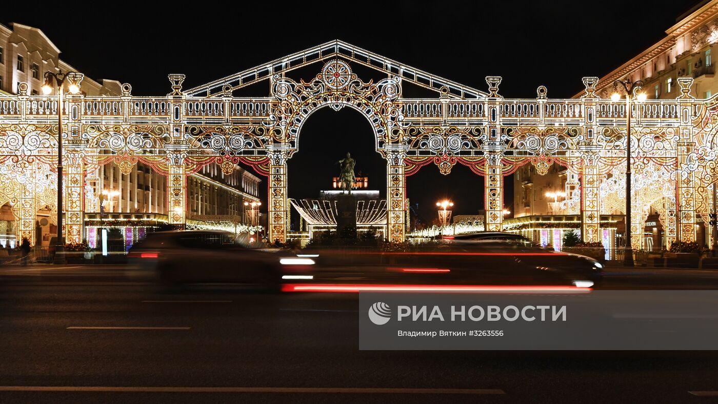 Новогодняя иллюминация в Москве