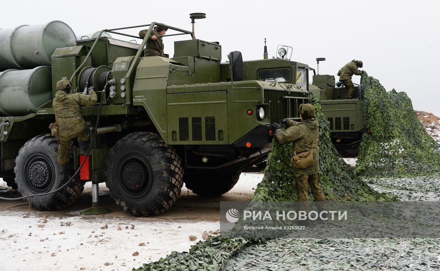 Дивизион ЗРК С-400 заступил на боевое дежурство в районе Владивостока