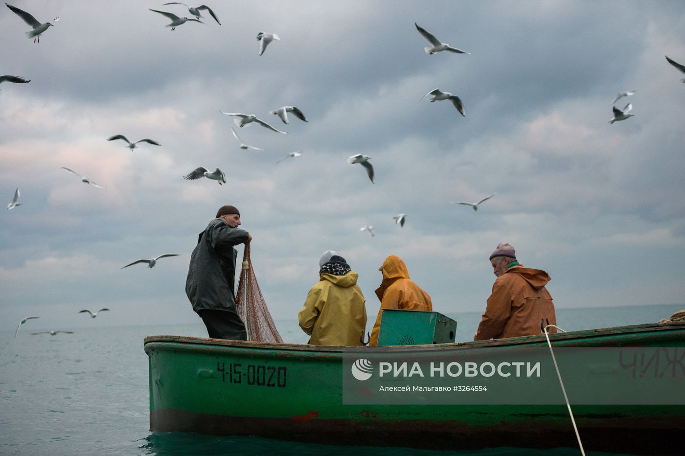 Прибрежный лов рыбы в Севастополе