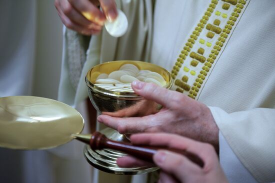 Празднование католического Рождества в России