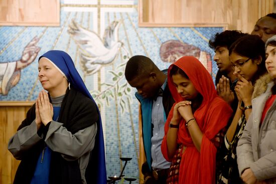 Празднование католического Рождества в России