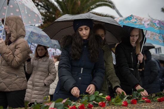 В Сочи почтили память погибших при крушении "Ту-154"