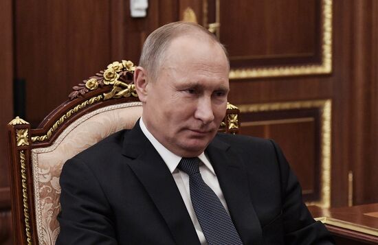 Президент РФ В. Путин встретился с врио губернатора Воронежской области А. Гусевым