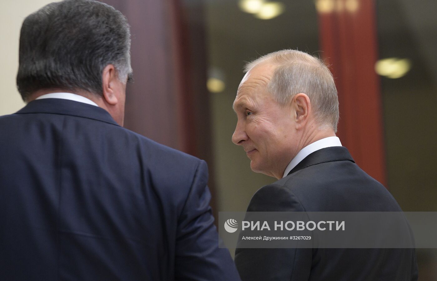 Президент РФ В. Путин принял участие в неформальной встрече глав государств СНГ