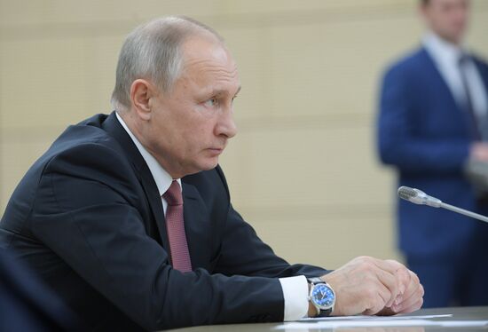 Президент РФ В. Путин принял участие в неформальной встрече глав государств СНГ