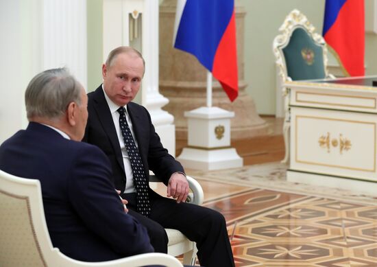 Встреча президента РФ В. Путина с президентом Казахстана Н. Назарбаевым
