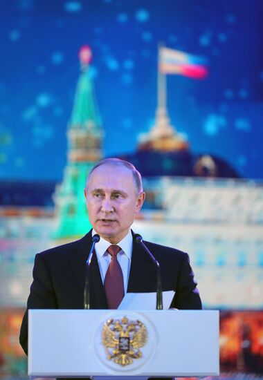 Президент РФ В. Путин на приеме в честь Нового года в Кремле