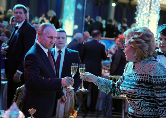 Президент РФ В. Путин на приеме в честь Нового года в Кремле