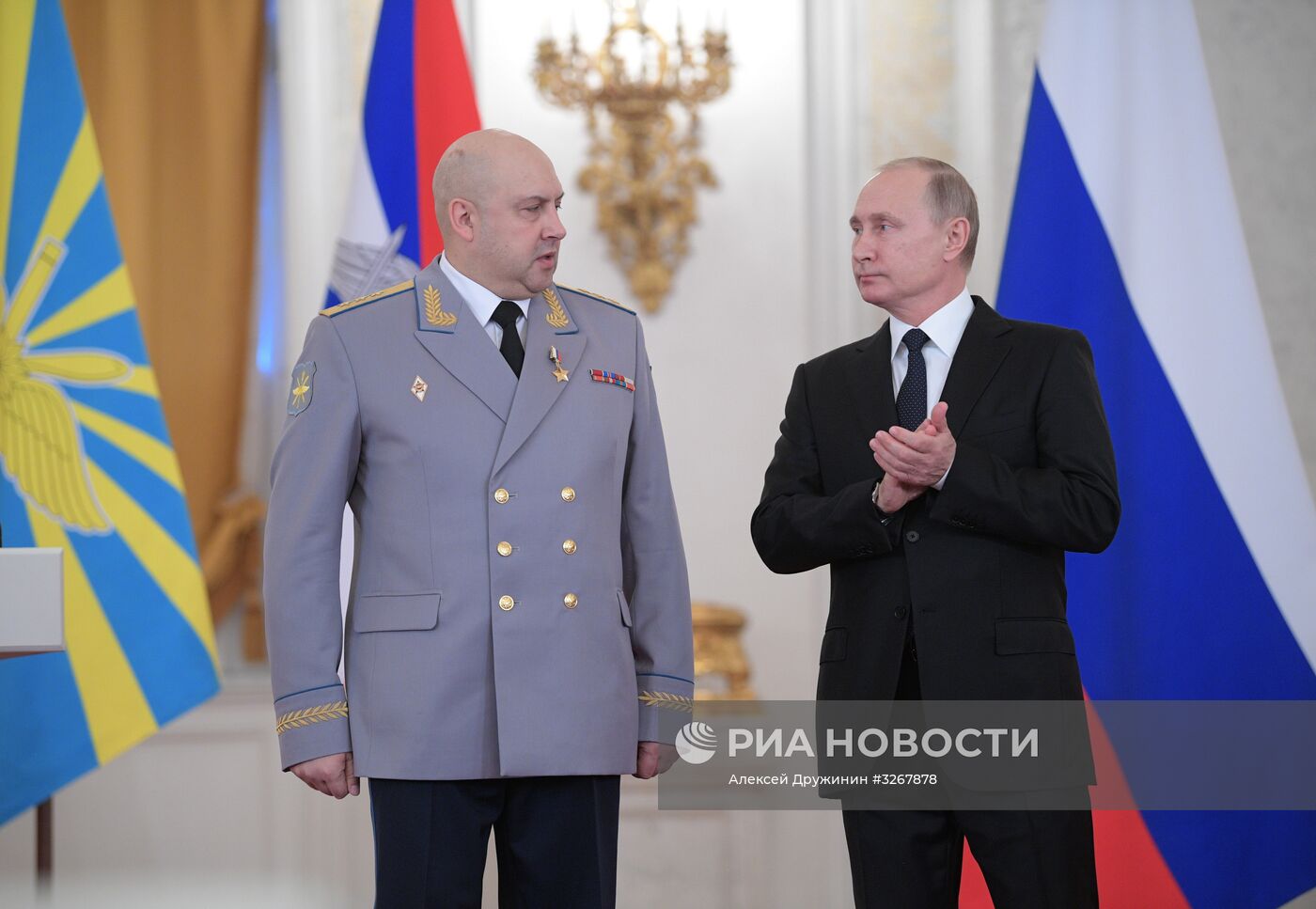 Президент РФ В. Путин встретился с военнослужащими, участвовавшими в операции в Сирии