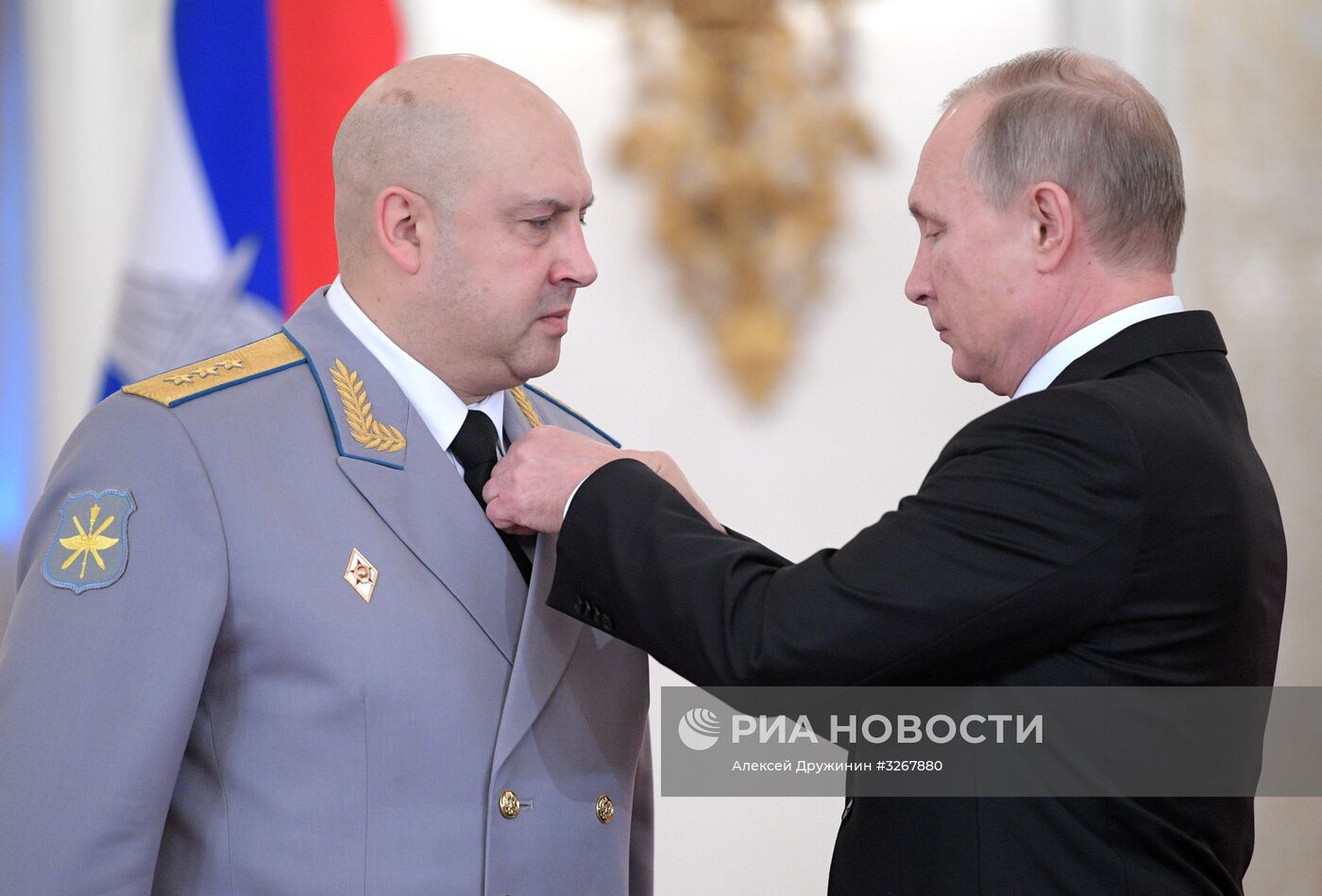 Президент РФ В. Путин встретился с военнослужащими, участвовавшими в операции в Сирии