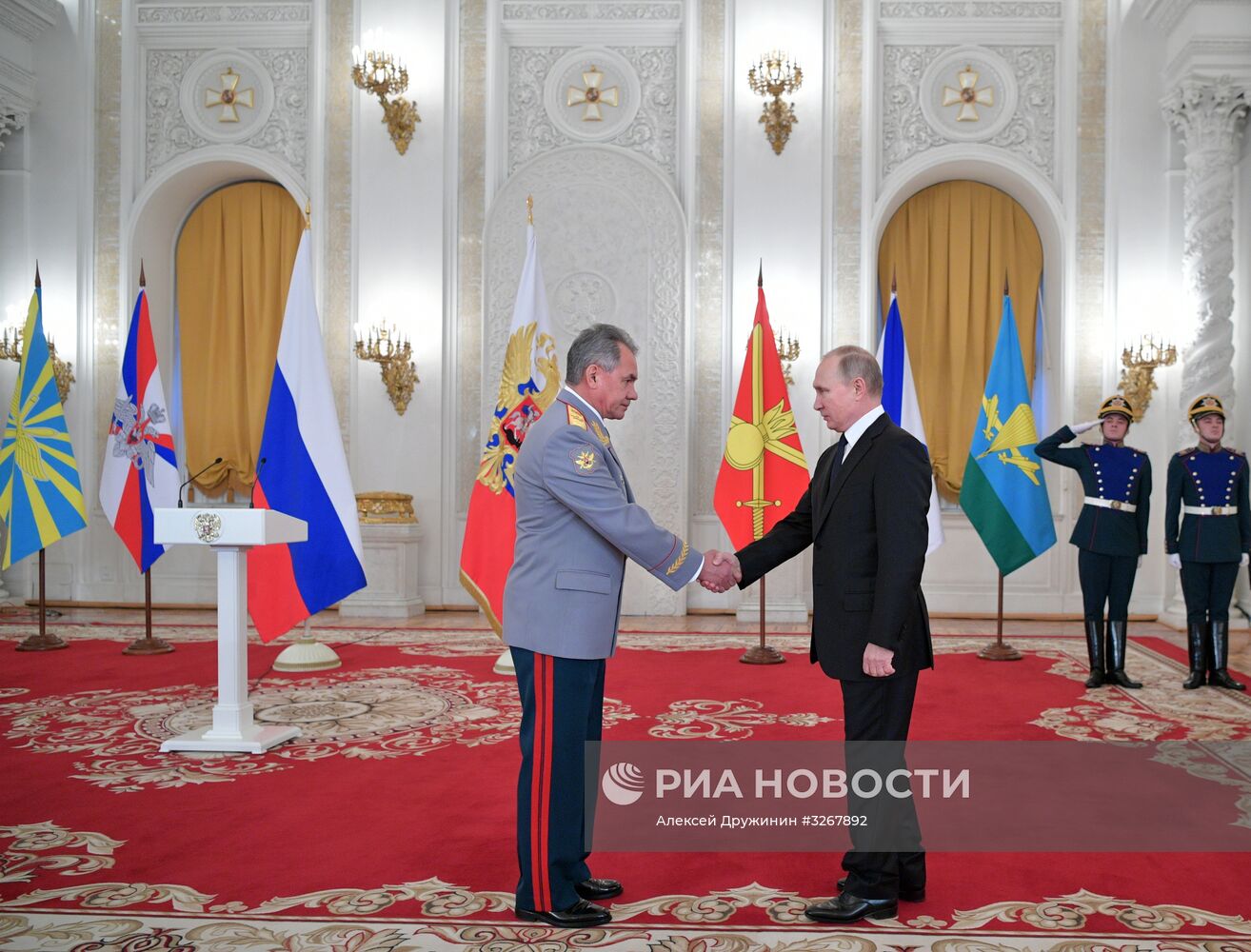 Президент РФ В. Путин встретился с военнослужащими, участвовавшими в операции в Сирии