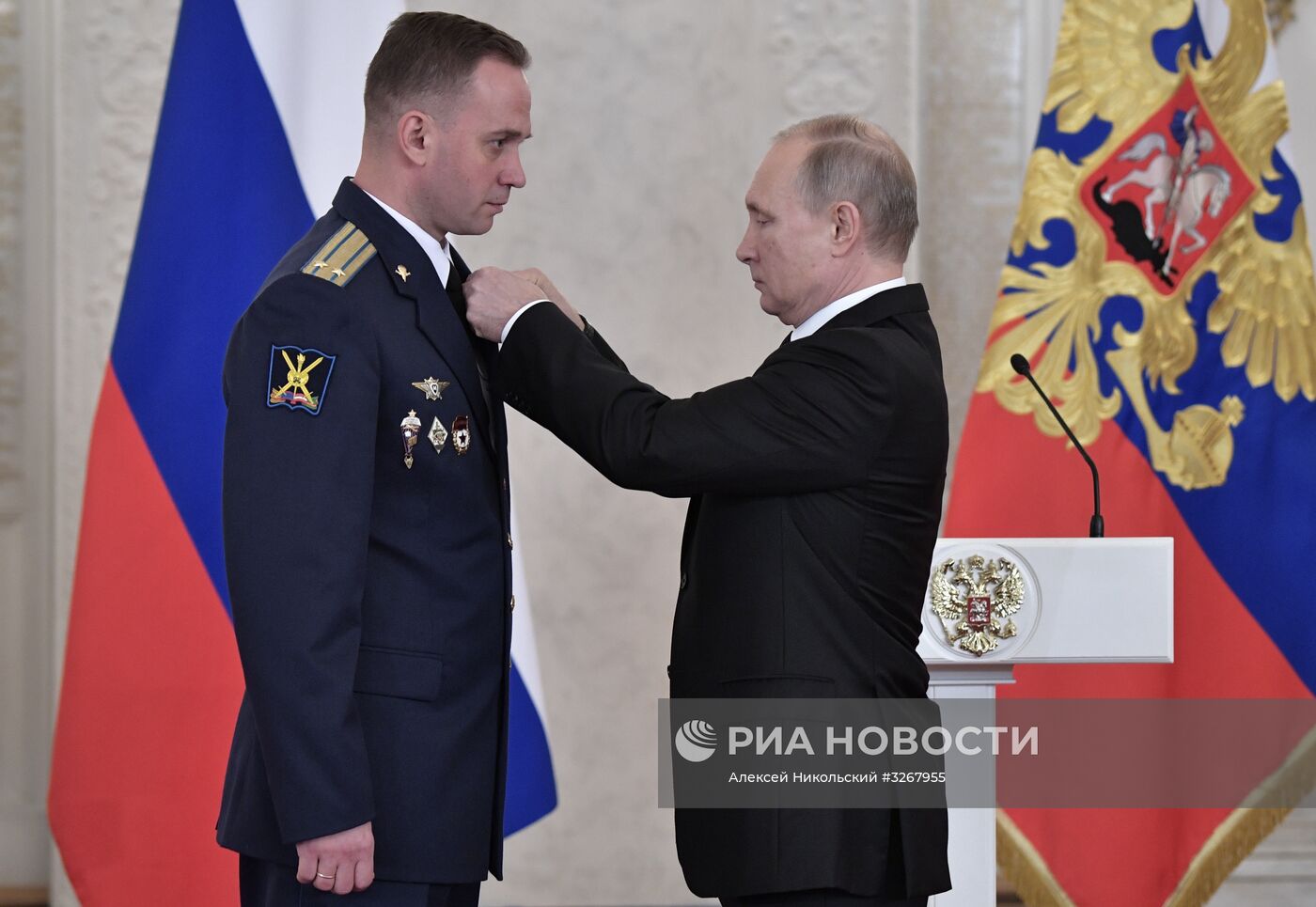 Президент РФ В. Путин встретился с военнослужащими, участвовавшими в операции в Сирии