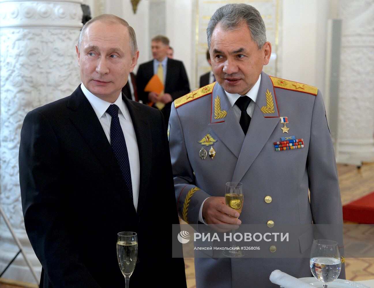 Президент РФ В. Путин встретился с военнослужащими, участвовавшими в операции в Сирии