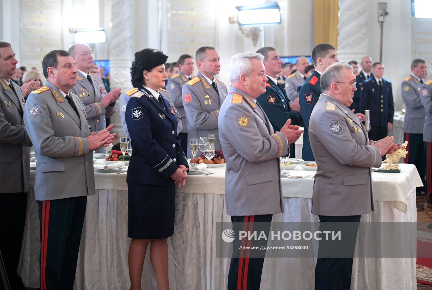 Президент РФ В. Путин встретился с военнослужащими, участвовавшими в операции в Сирии