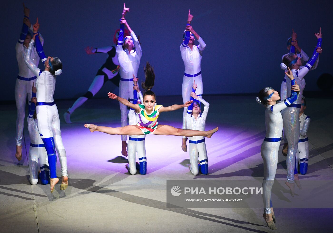 Новогоднее шоу Олимпийских чемпионов "За спорт! Город будущего"