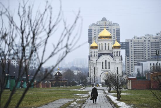 Аномально теплая погода в Москве