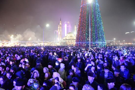 Празднование Нового года в регионах России