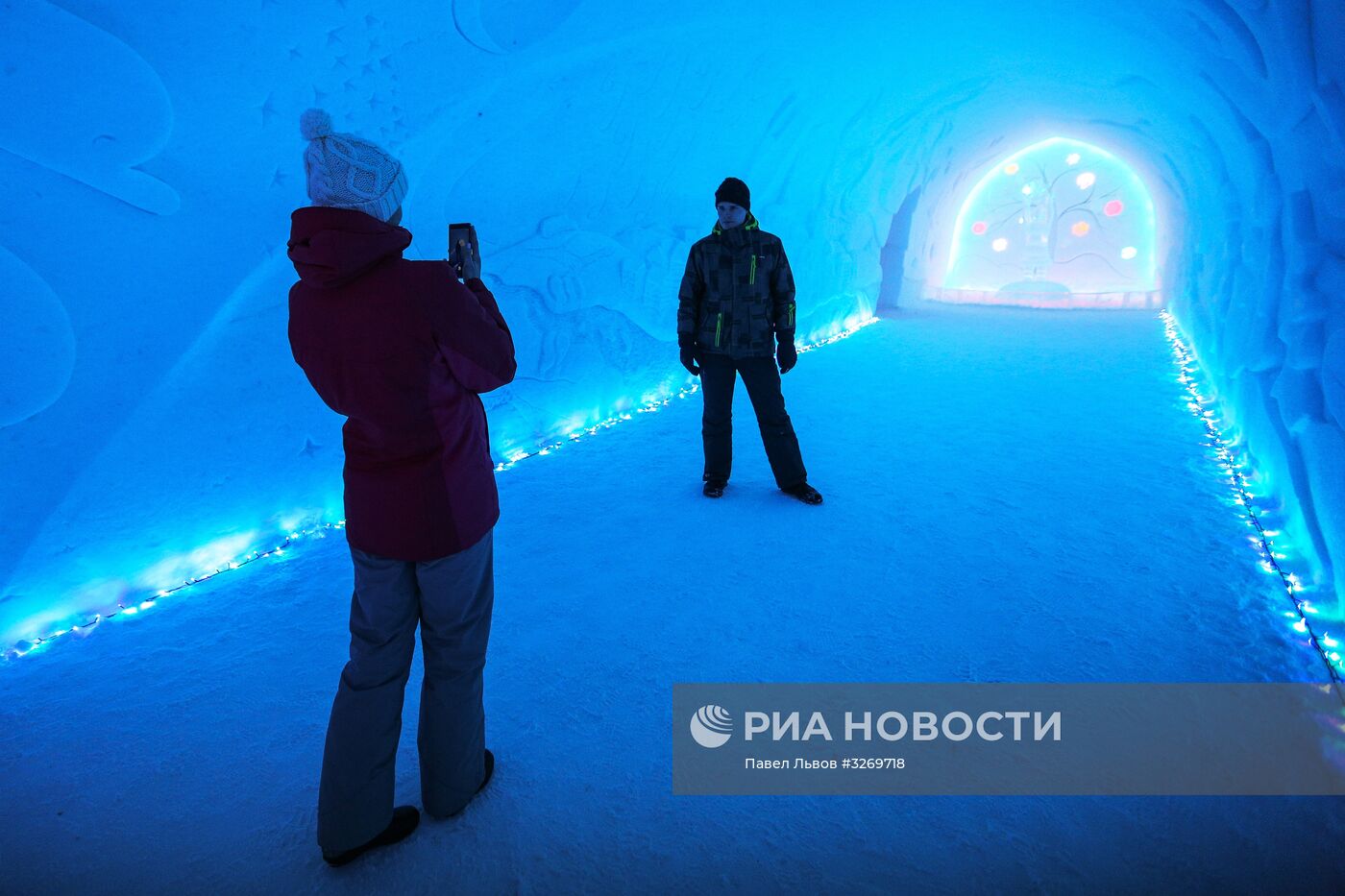 Ледовый город "Гиперборея в Хибинах" и "Снежная деревня" в Мурманской области