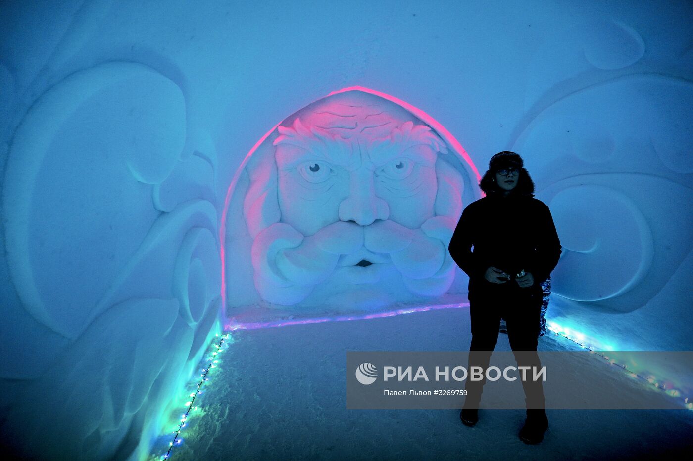 Ледовый город "Гиперборея в Хибинах" и "Снежная деревня" в Мурманской области