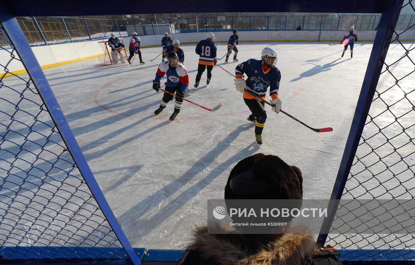 Турнир по дворовому хоккею во Владивостоке