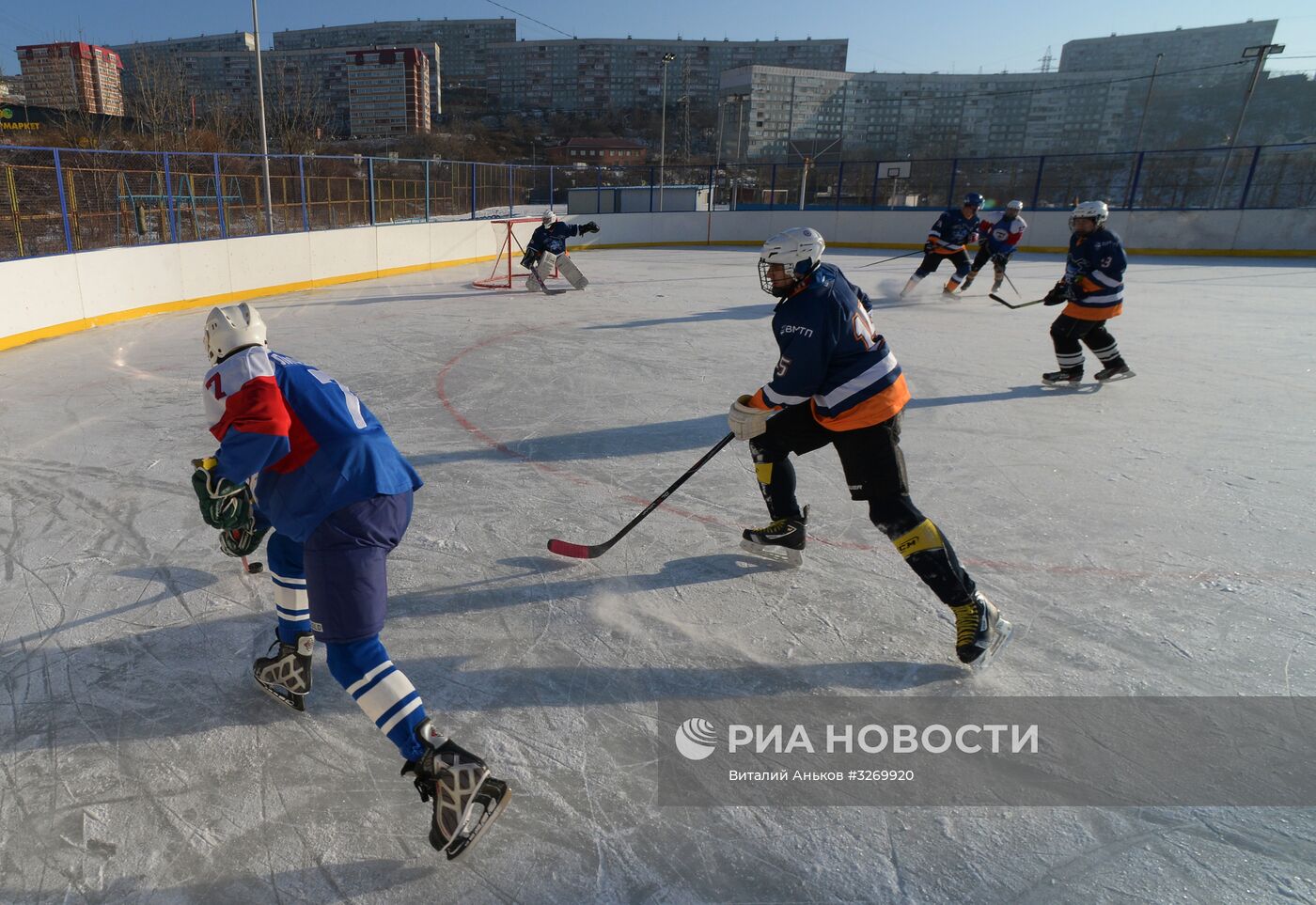 Турнир по дворовому хоккею во Владивостоке