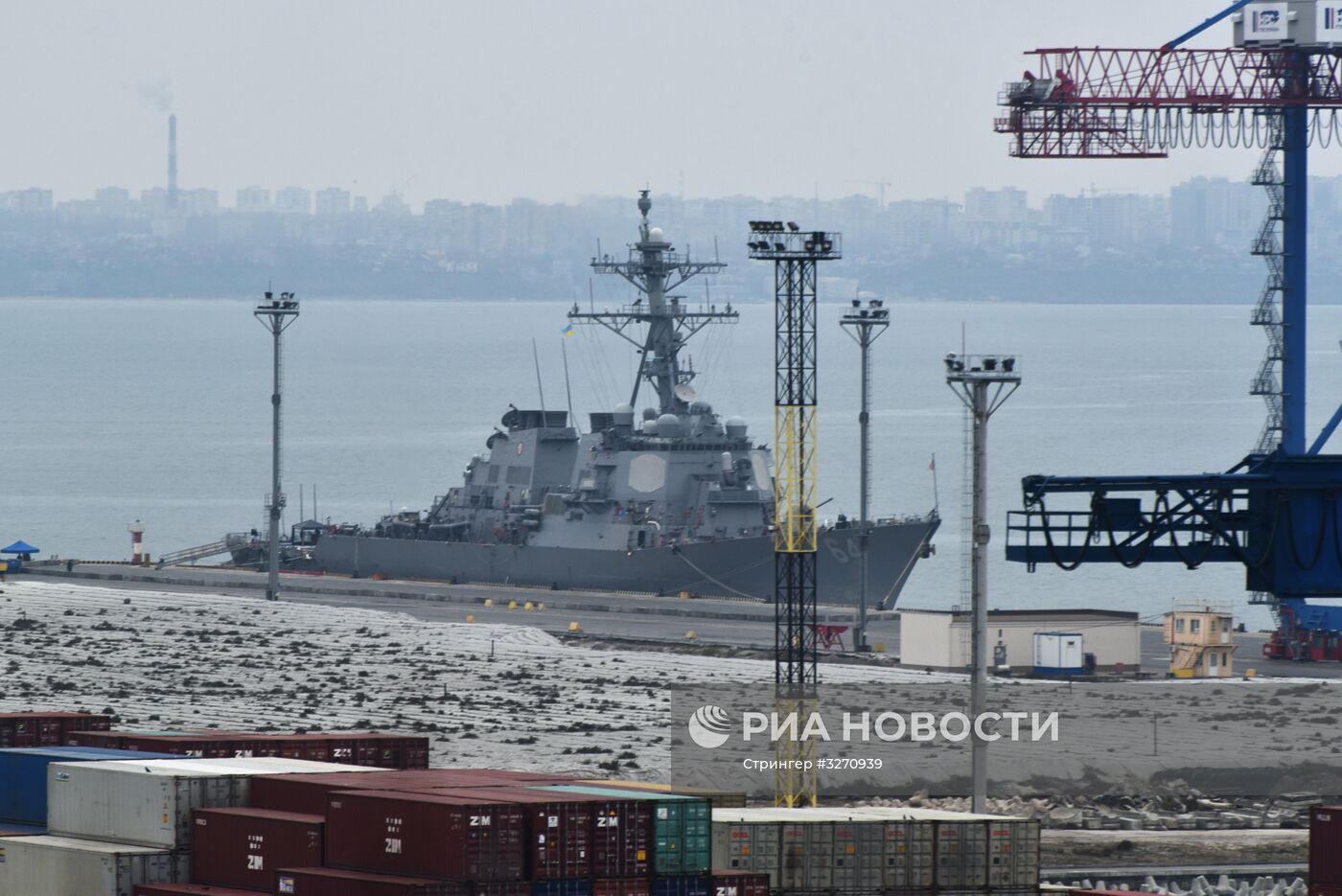 Эсминец ВМС США "Карни" вошёл в одесский порт