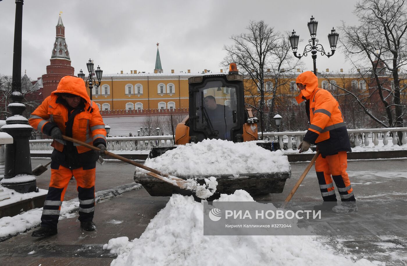 Снег в Москве