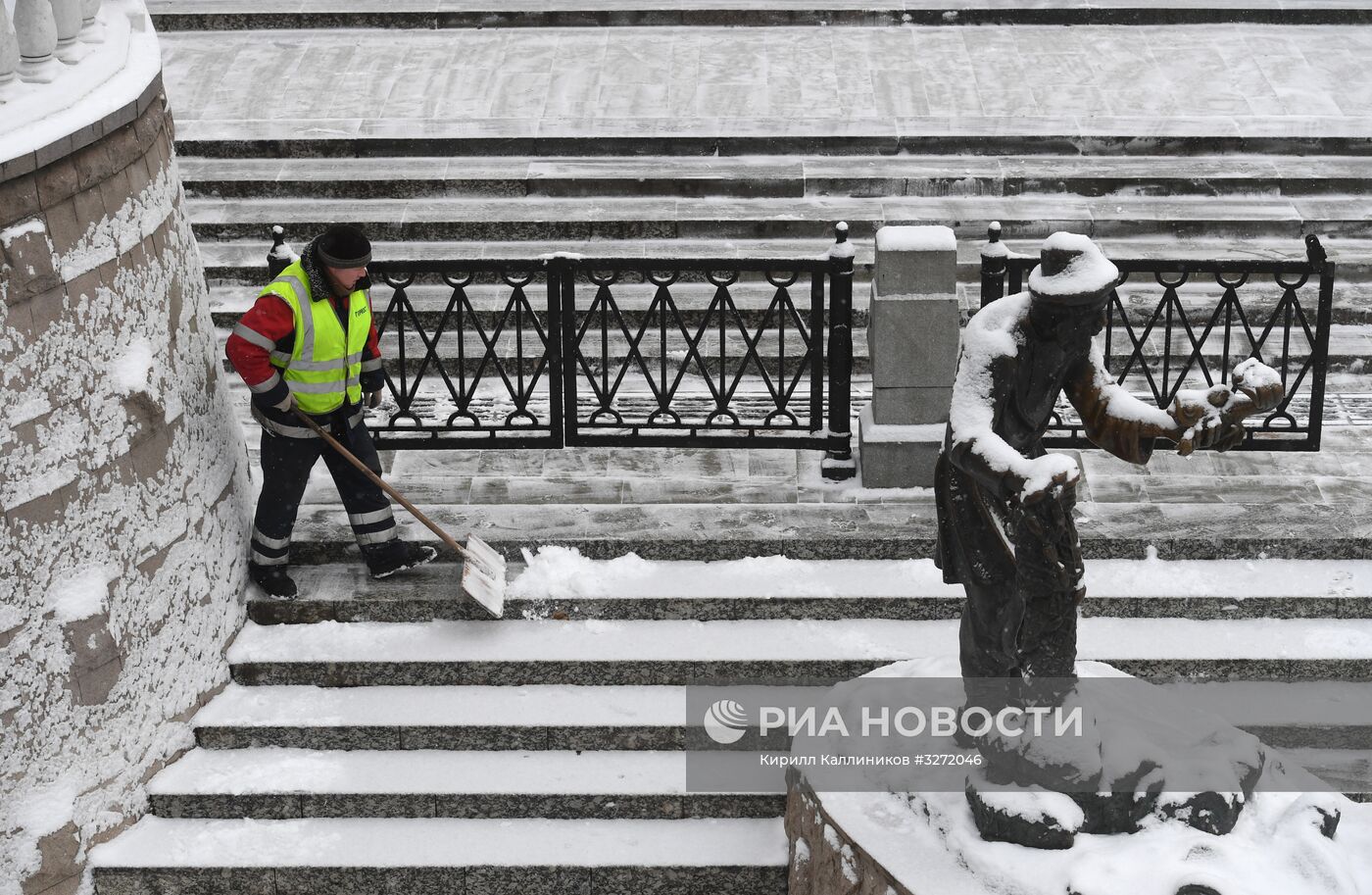 Снег в Москве