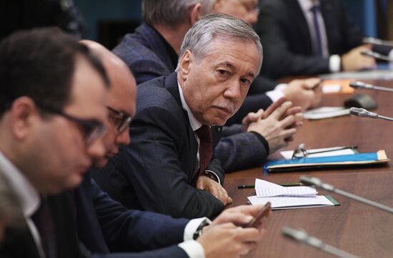 Встреча президента РФ В. Путина с представителями российских печатных СМИ и информагентств