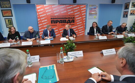 Президент РФ В. Путин встретился с представителями российских печатных СМИ и информагентств