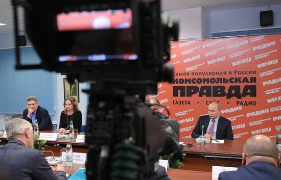 Президент РФ В. Путин встретился с представителями российских печатных СМИ и информагентств