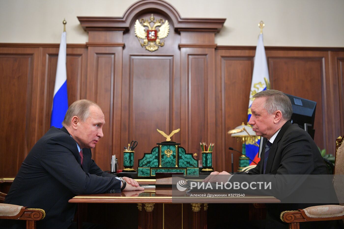 Президент РФ В. Путин встретился с полпредом в ЦФО А. Бегловым