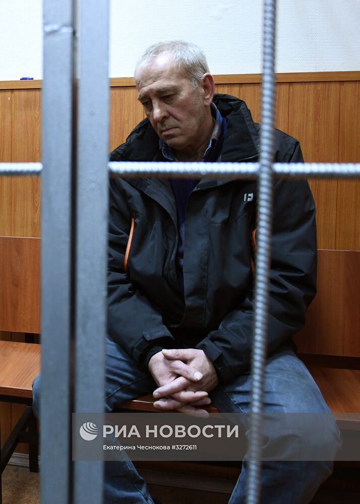 Ходатайство следствия об аресте водителя автобуса В. Тихонова в Басманном суде