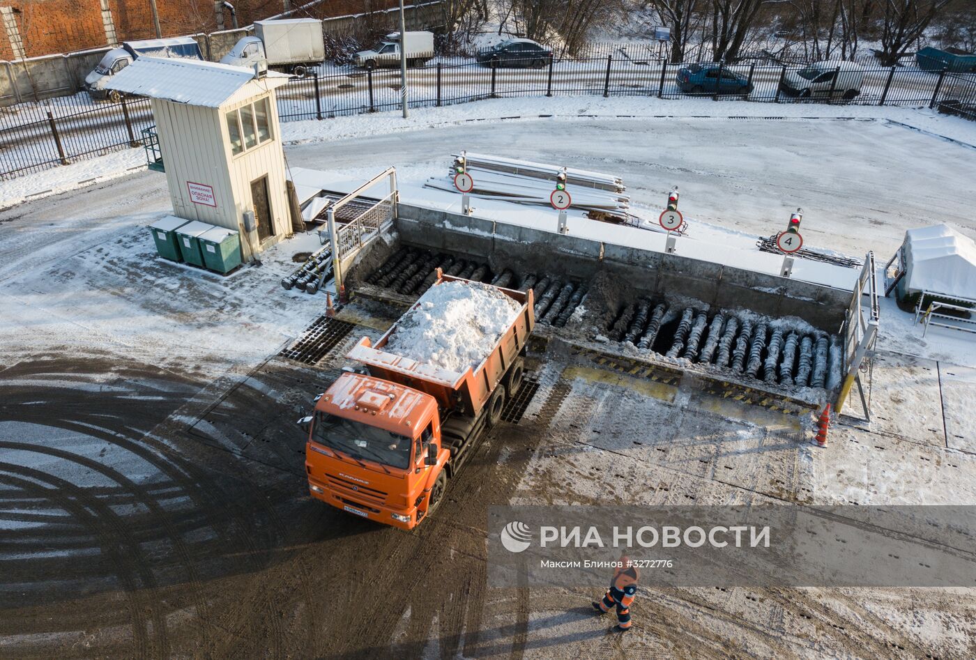 Работа снегоплавильного пункта в Москве