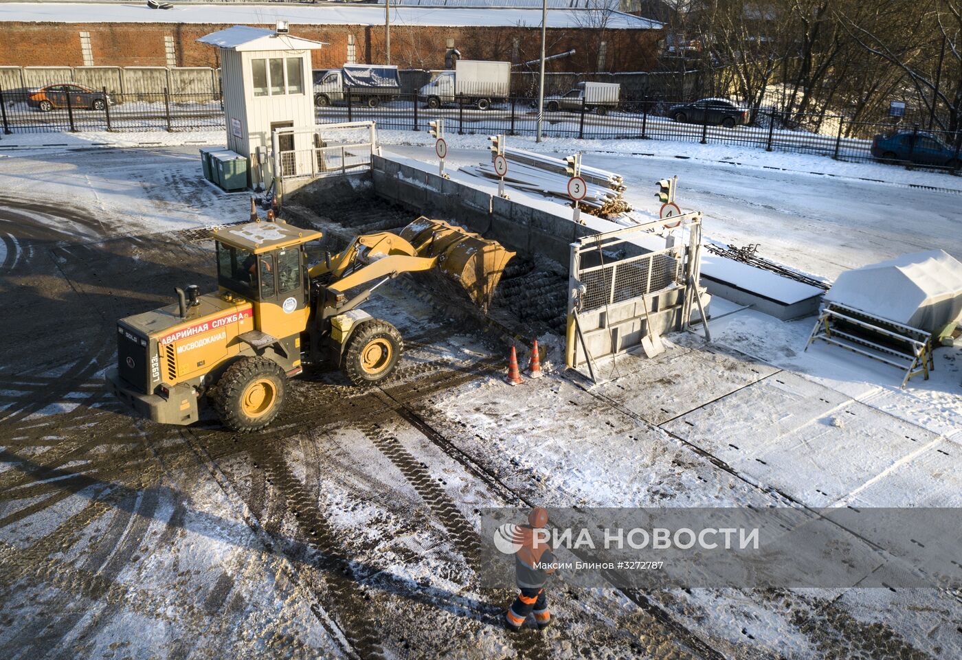 Работа снегоплавильного пункта в Москве