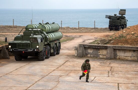 Комплекс ПВО С-400 "Триумф" заступил на боевое дежурство в Севастополе
