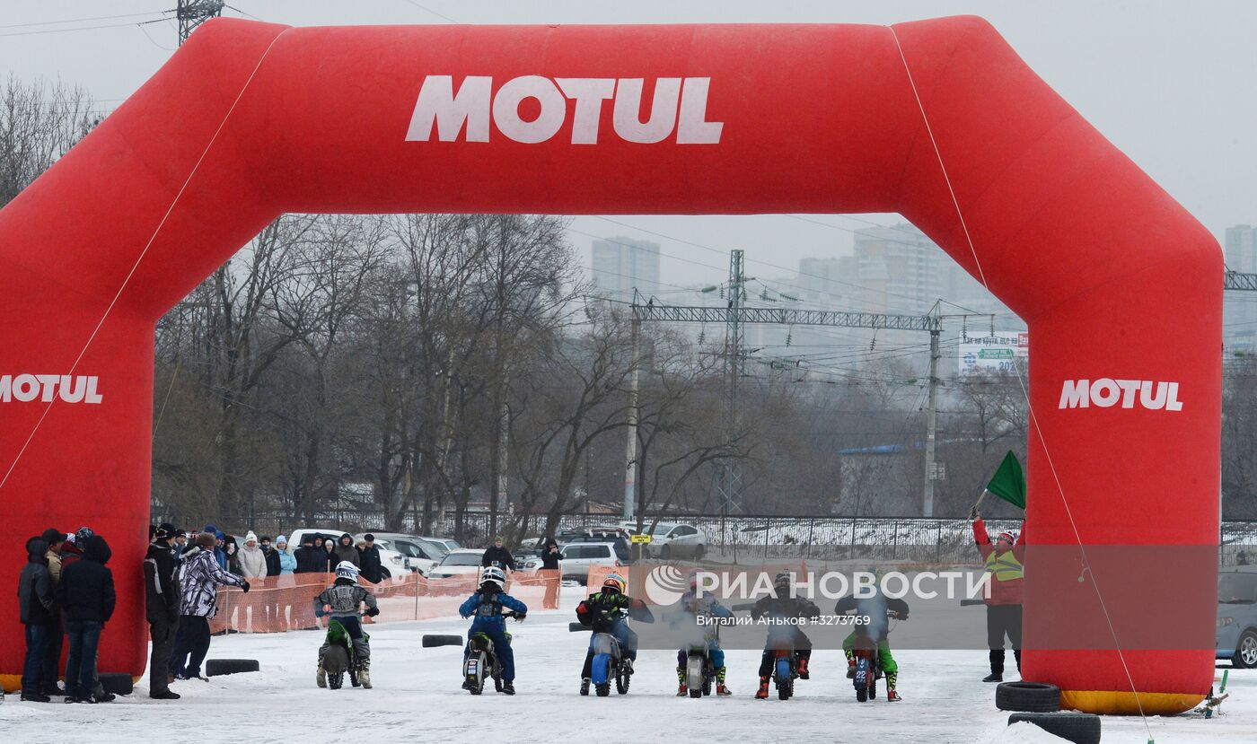 Мотогонки на льду во Владивостоке