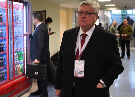 IX Гайдаровский форум. День первый