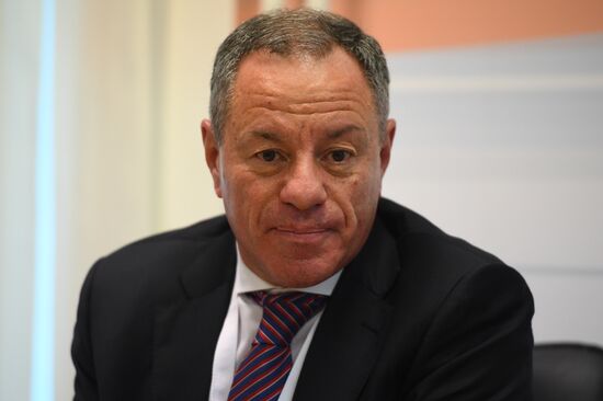 IX Гайдаровский форум. День первый