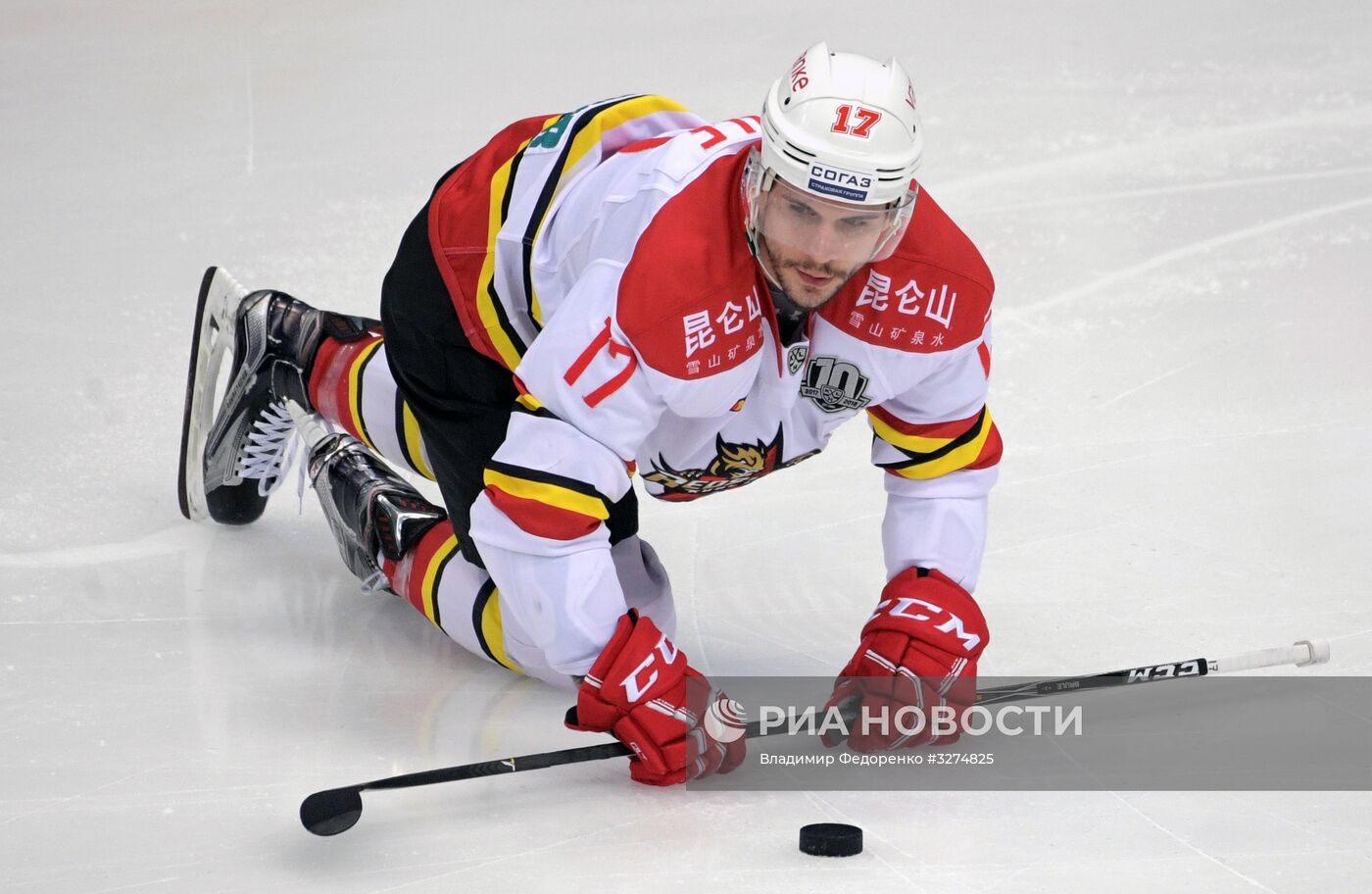 Хоккей. КХЛ. Матч "Динамо" - "Куньлунь"