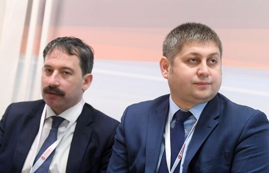 IX Гайдаровский форум. День третий