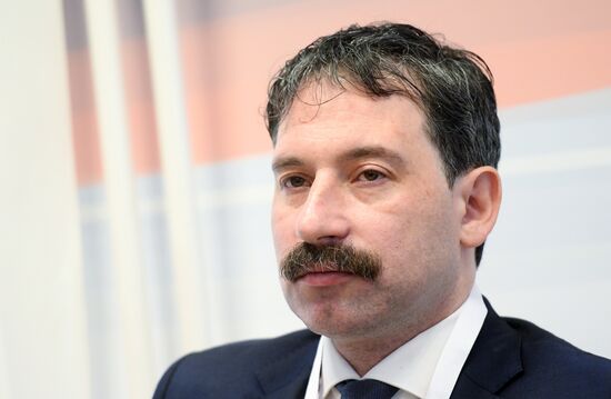 IX Гайдаровский форум. День третий