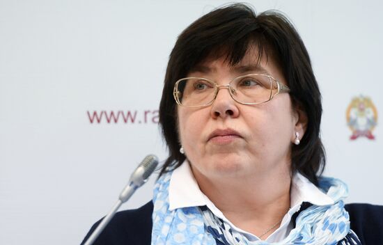 IX Гайдаровский форум. День третий