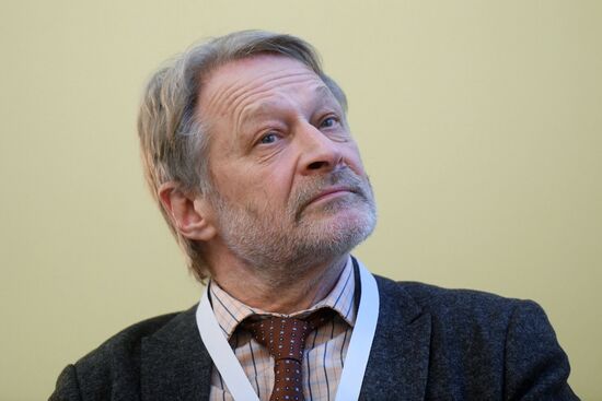 IX Гайдаровский форум. День третий