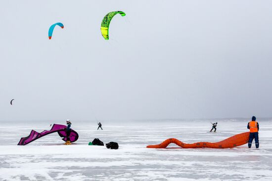 Соревнования по сноукайтингу "Онежский ветер" в Карелии