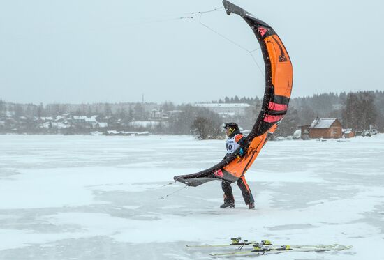 Соревнования по сноукайтингу "Онежский ветер" в Карелии