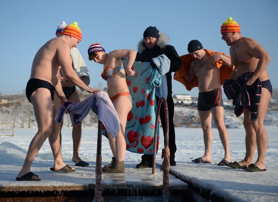 Празднование Крещения в городах России